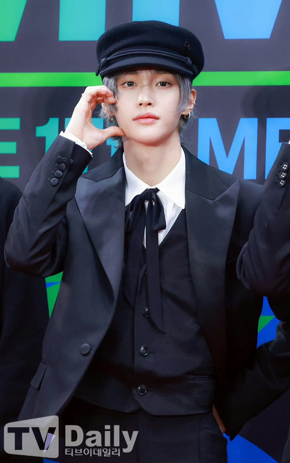 朴元彬 李灿荣  今日新闻图 