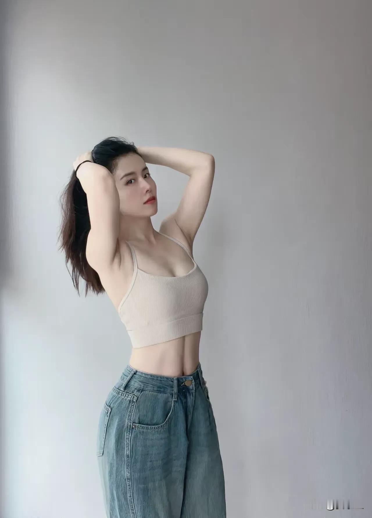 时尚又性感的小吊带，性感又优雅