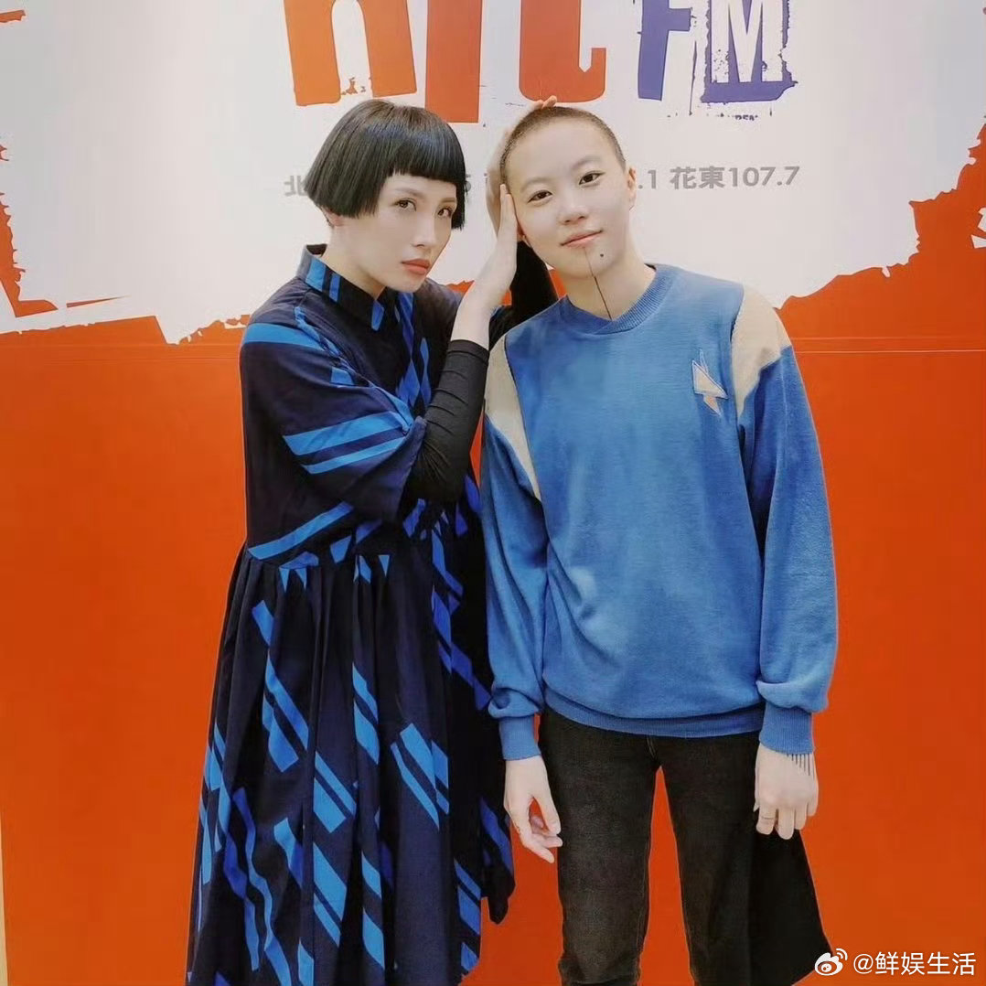 窦靖童魏如萱合作十年了歌手2026时间在她们这儿好像只加默契不加隔阂，十年前一起