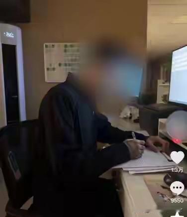 吓人不！那些年网上学习的护士们，终于上班了！
哎哟我去，真是林子大了什么鸟都有！