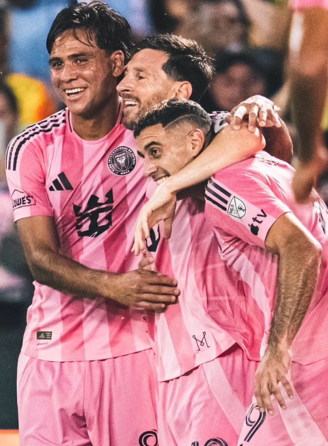 🚨今日迈阿密国际训练情况：梅西缺席 ❌德保罗和苏亚雷斯正常训练。除了梅西，塞戈