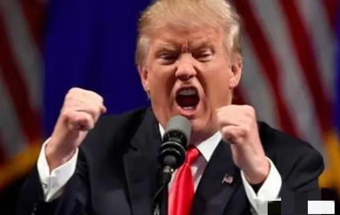 打起来了！一觉醒来，中东传来坏消息！特朗普：美军把伊朗货船炸了个洞！
 
这起冲