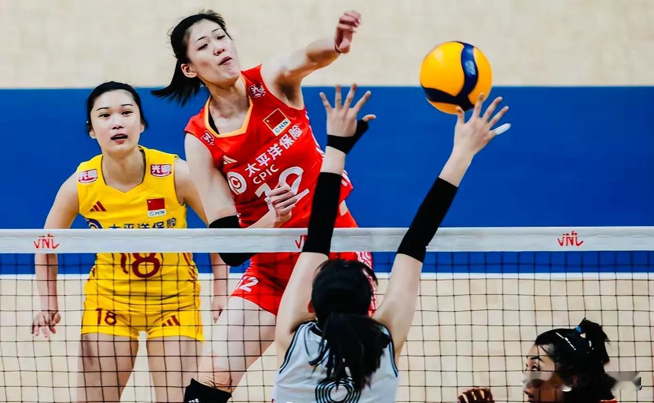 中国女排两连胜！继前天3-0战胜韩国女排后，中国女排今天继续世界女排联赛第二场比