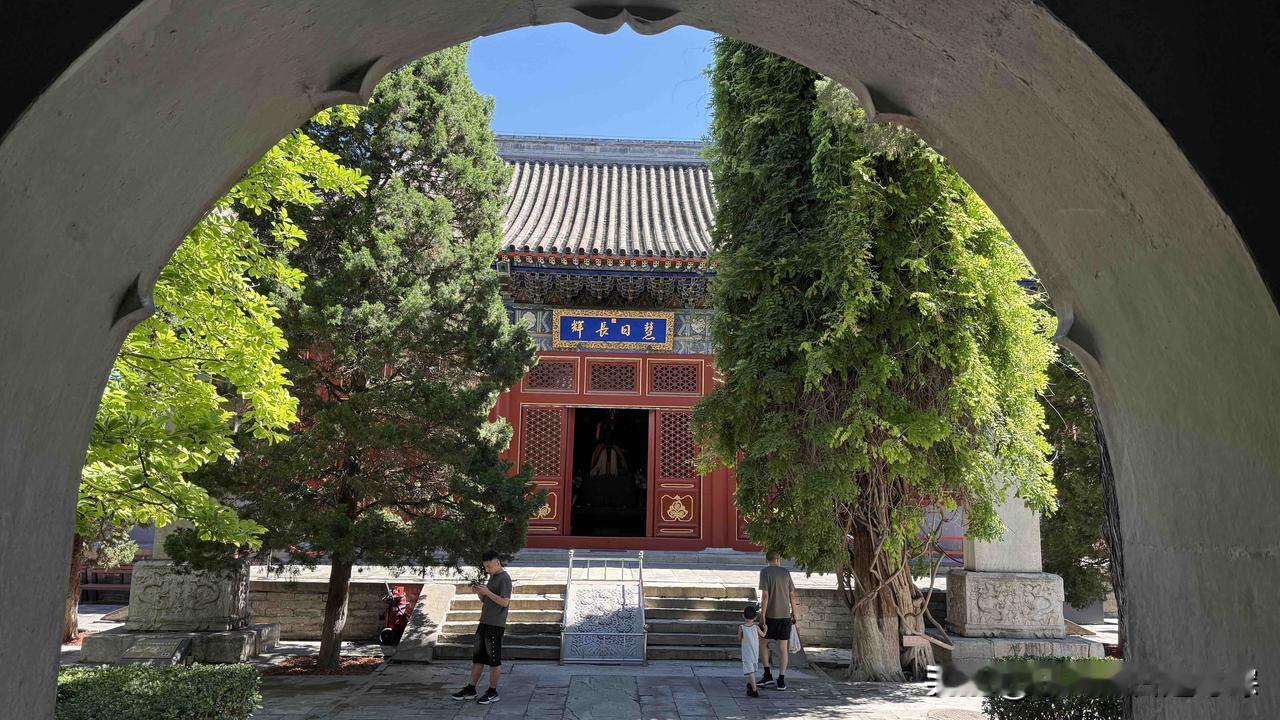 等你的风，吹至首都北京。盛夏骄阳之下，邂逅难得的好天气。
北京治愈系美景 北京天
