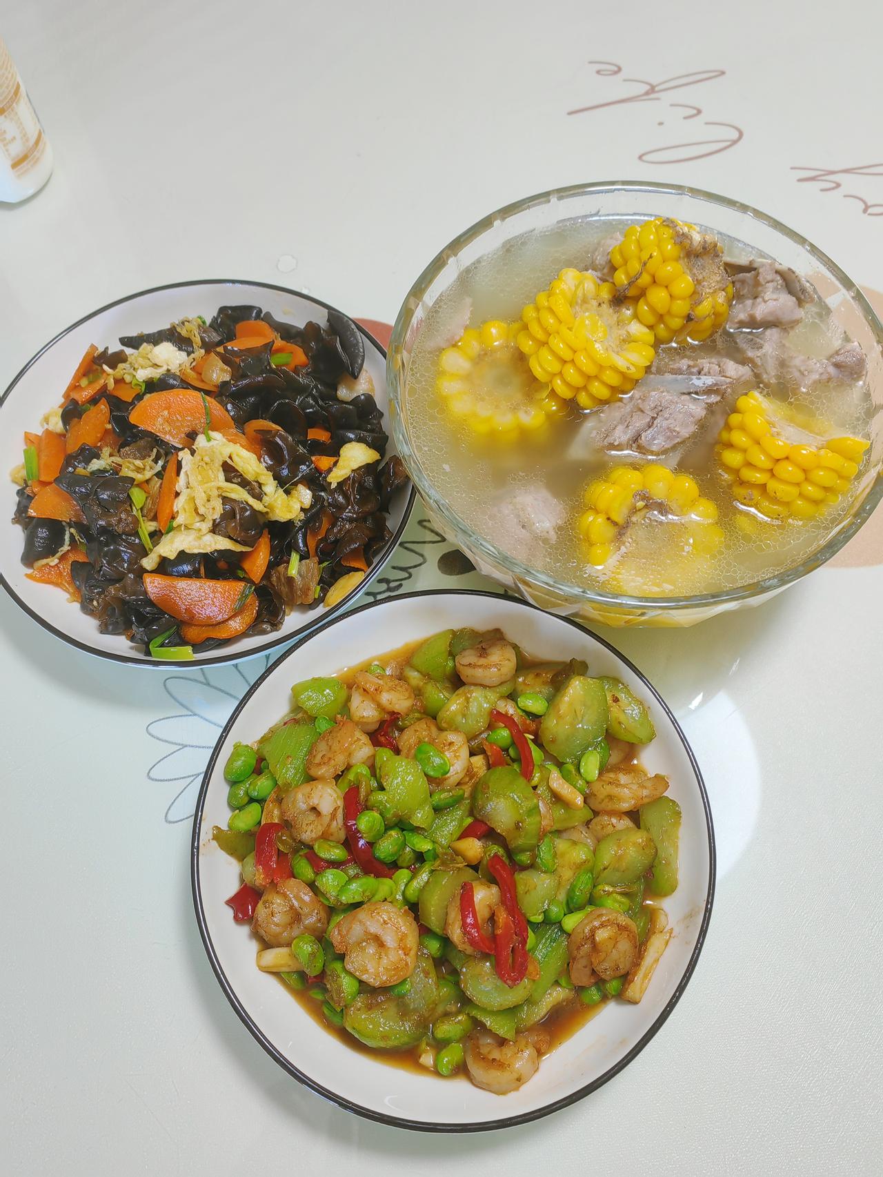老公不在家，我一拖二做饭带娃上班，其实算不上累，还大有岁月静好的模样！

老公工