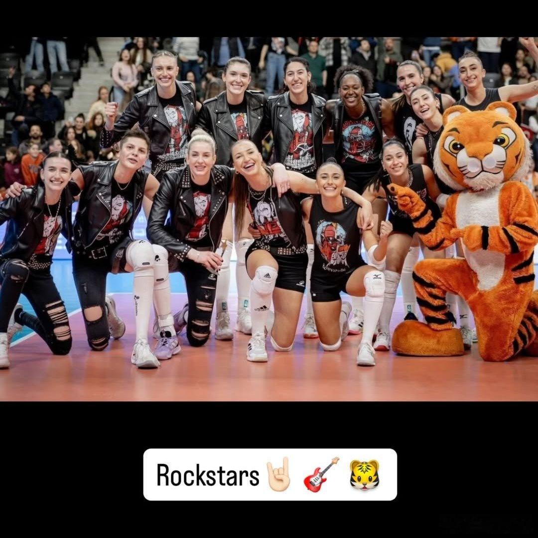 【意甲主席谈论土耳其球员像摇滚明星】意甲主席法布里斯：我听说土耳其把排球运动员当