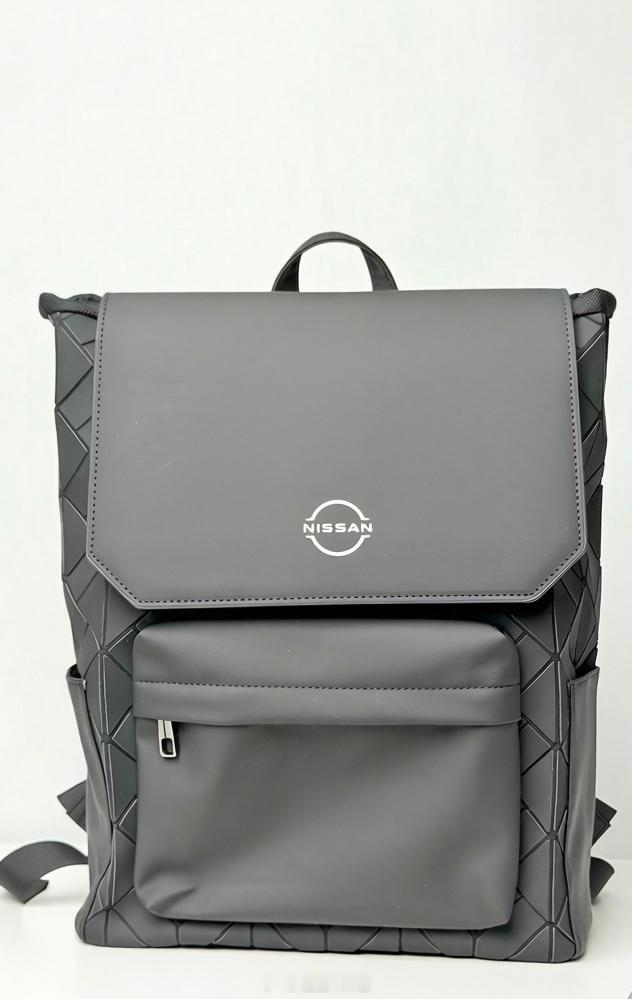 关注我，不过滤。2月25日，由抽取「铁粉」一位，送《日产品牌背包》，  抽奖详情