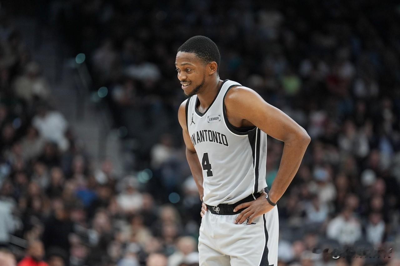 福克斯真是输球大罪人啊，马刺105-106惜败灰熊，这场比赛最大的输球罪人是马刺