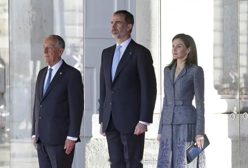 受风暴莱昂纳多的影响，原定于今天的葡萄牙-西班牙访问行程再次延期，两颗牙想吃顿饭