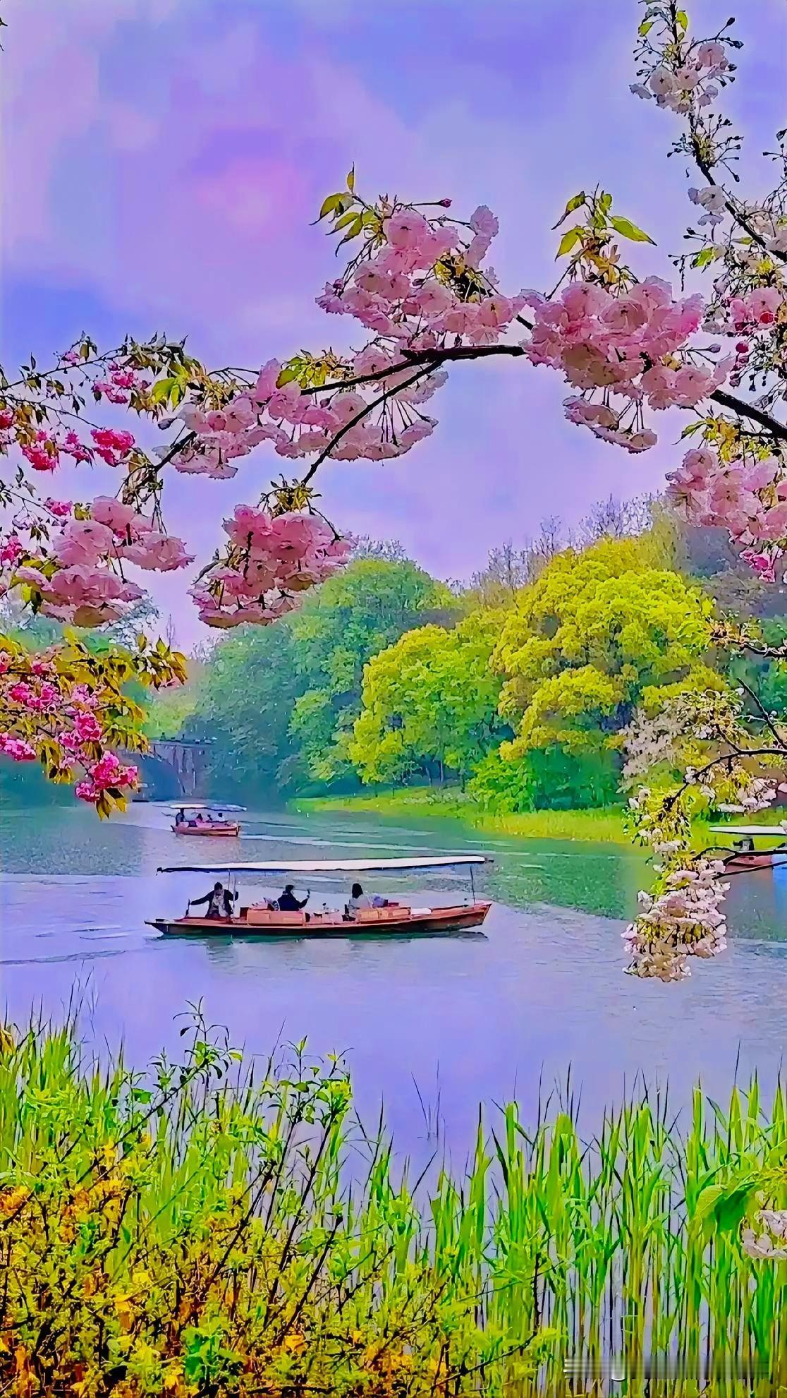 下联：春水漾漾钓船归
上联：有请雅士[玫瑰][玫瑰][玫瑰]