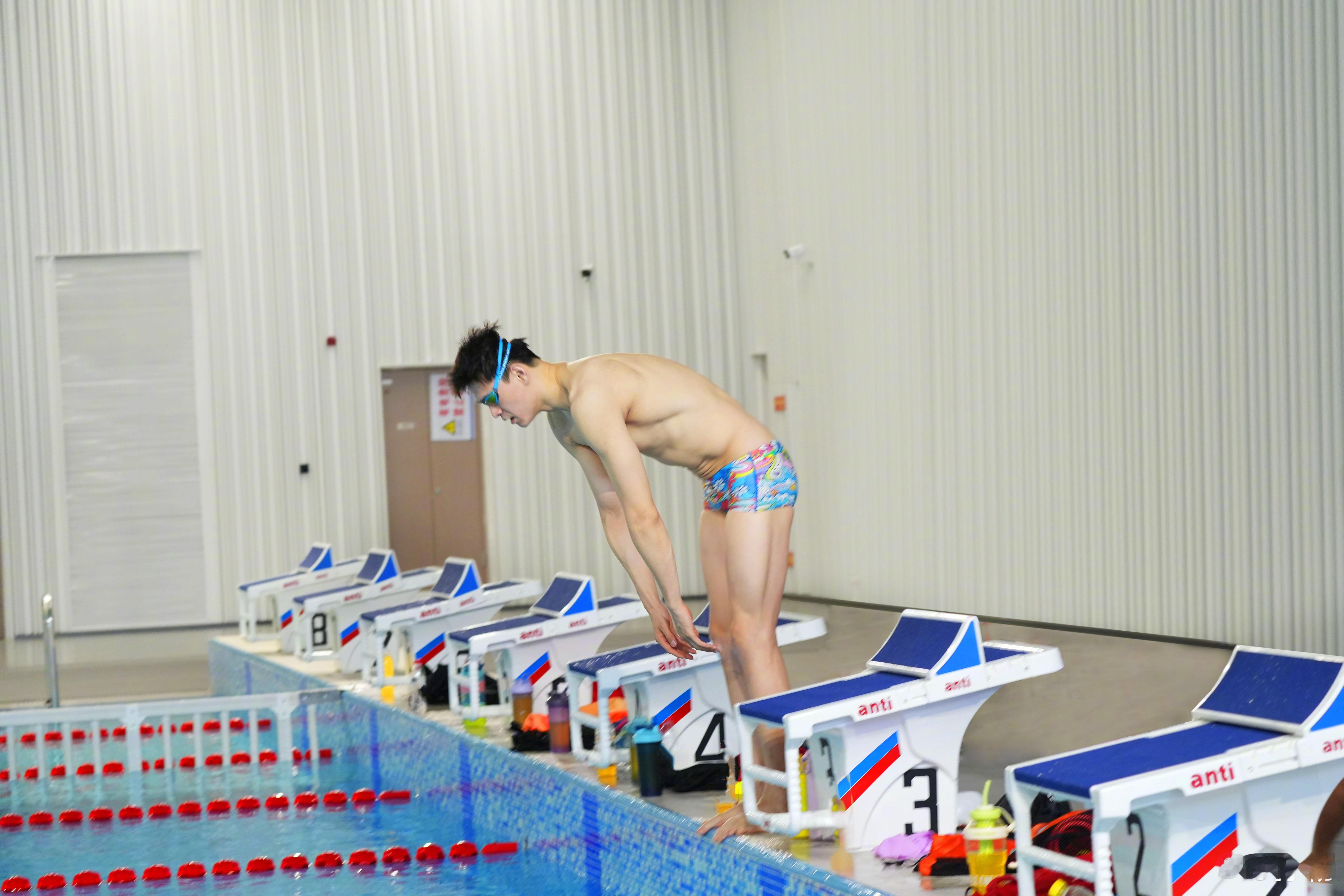 七月的时光充实又美好。除了训练挥洒汗水之余，也在知识里徜徉，在远方的山川间行走。