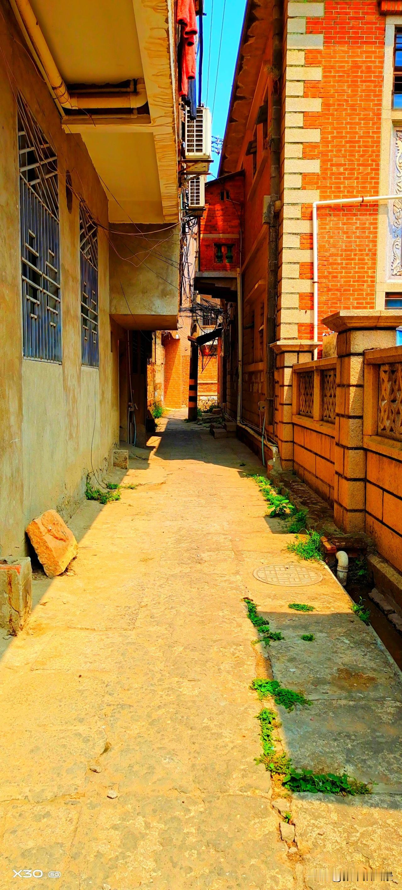 晋江洋埭，那可是个充满烟火气的地方。这里有热闹的集市，各种特色小吃琳琅满目，像土