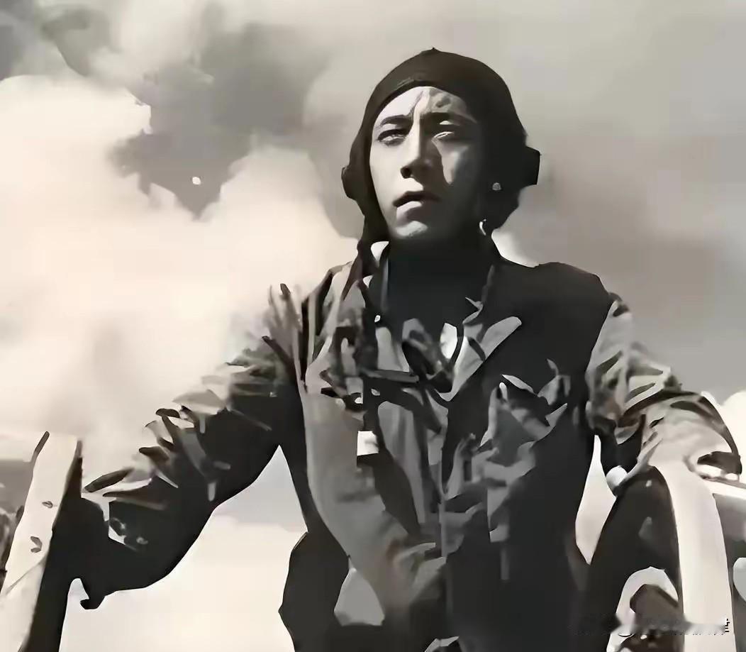 1990年可耻一幕！飞行员驾机叛逃求赴美避难，3天后狼狈被遣返钉上耻辱柱
 
1