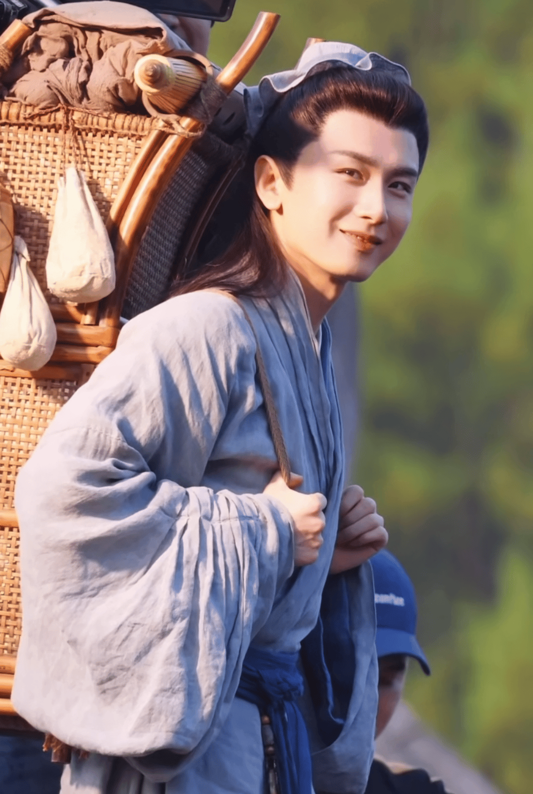 油菜花开了一茬儿又一茬儿，卢云宝宝怎么还没来呢？ 