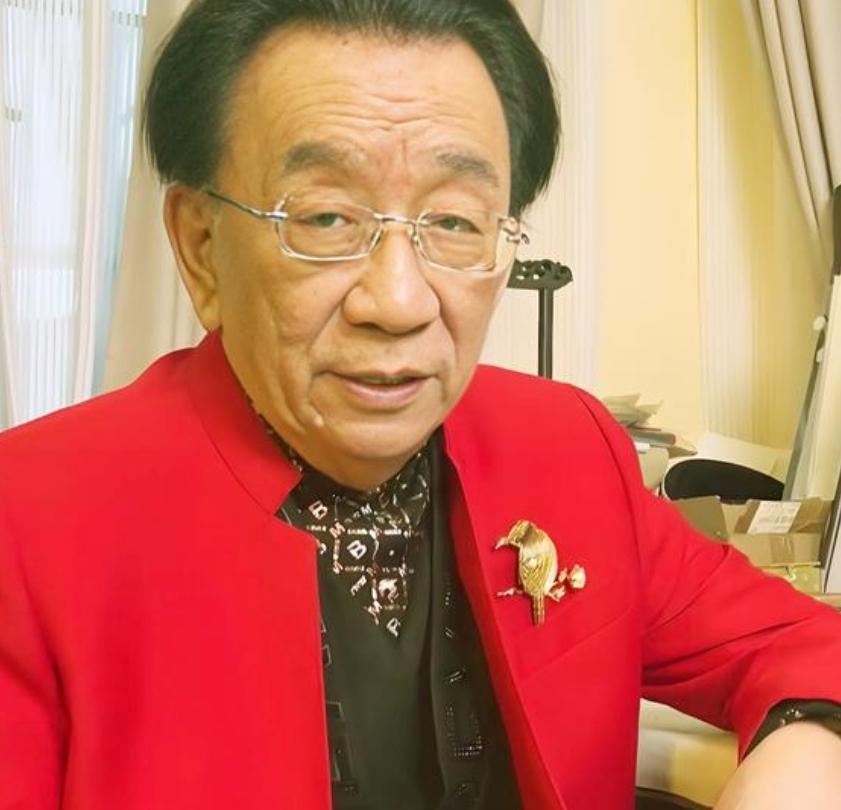 侯耀华发声明清门户，把谢雷逐出师门，师徒闹得很难看
 
相声圈又出热闹事了！侯耀