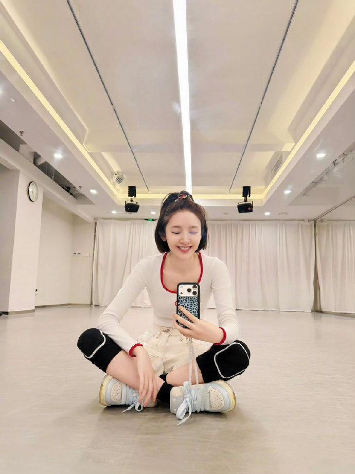 唐艺昕二公加练唐艺昕也在加练 唐艺昕也在加练 