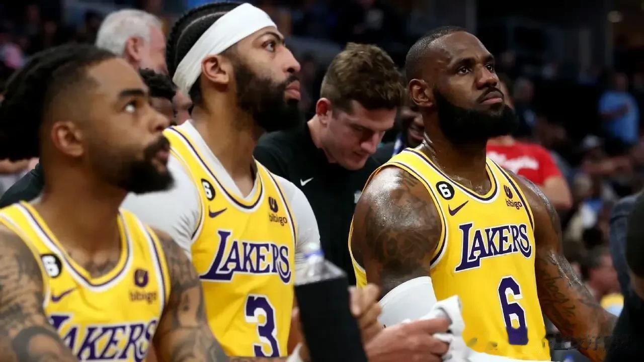 之前，CCTV-5体育频道做了一个NBA新赛季的宣传片。“狂野西部的定义词就是烧