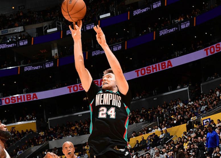 孟菲斯的神
超远三分加稳定中投，杀死马刺