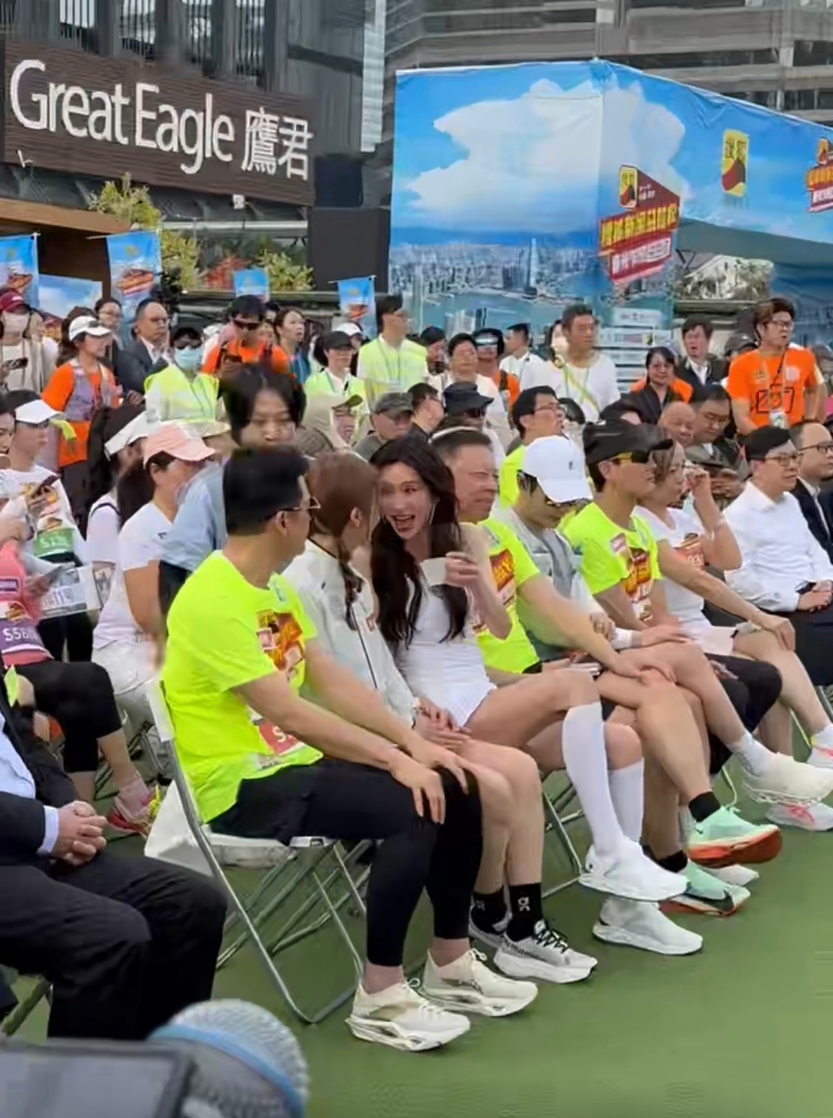 林志玲今日状态林志玲阿sa活动状态林志玲与阿sa同框活动，状态好到犯规！一个温柔