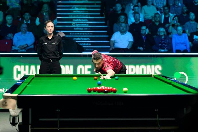 斯诺克：2025斯诺克冠中冠塞尔比夺小组冠军晋级四强！
北京时间11月12日至次