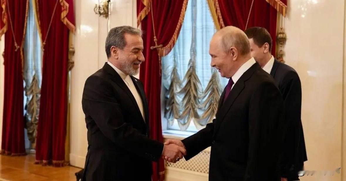 谁能想到，沉默了将近三个月的普京，突然在4月27日搞了个大动作！就在美军对伊朗倾