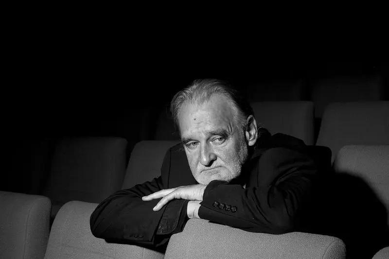 导演贝拉塔尔去世“当你看完我的电影，看向窗外，世界会变得不一样”，匈牙利导演贝拉