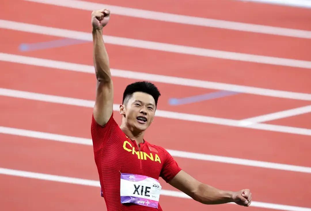 谢震业以20秒15的成绩达标奥运会200米，取得巴黎奥运会的资格。期待巴黎奥运会