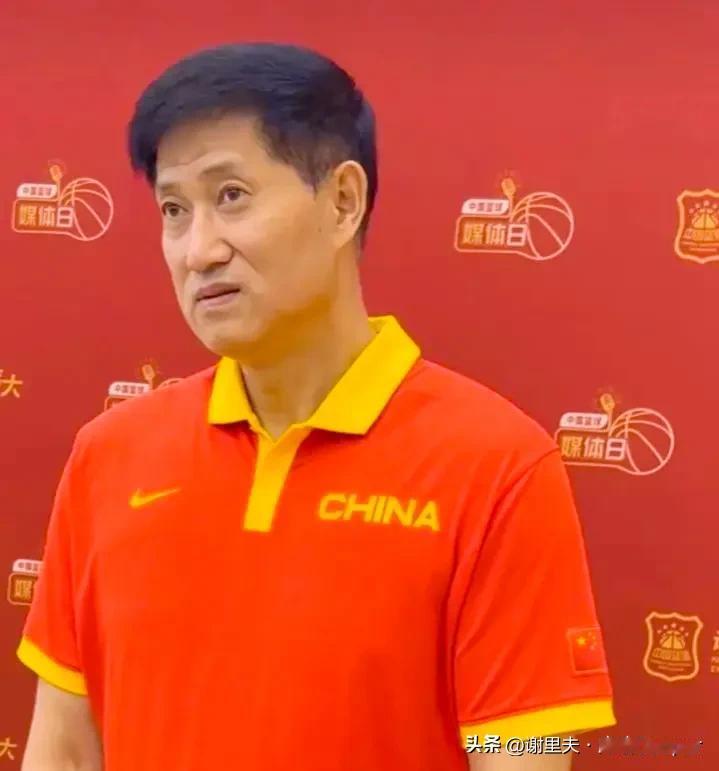 男篮名宿，国青教头李晓勇一段话，发人深省，给低谷期的中国男篮一剂强心剂，他说：中