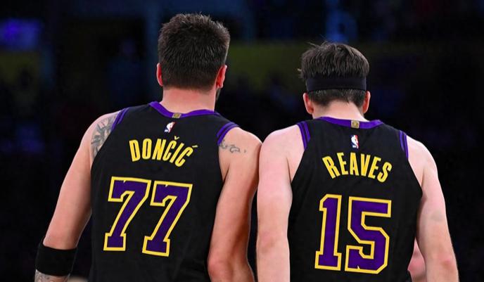 美媒体：NBA本赛季最倒霉的，100%出自这两支球队
1、湖人
2、活塞
东契奇