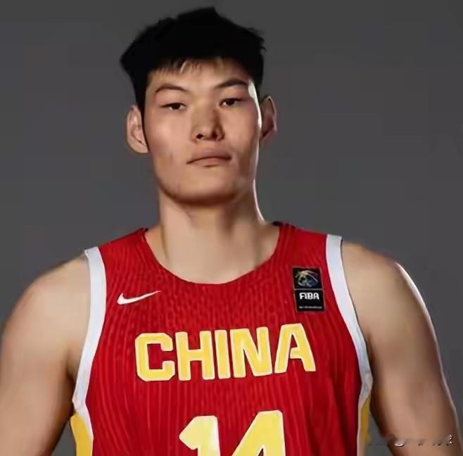 国青中锋加盟广东，广东今夏第一笔交易要来了，王洪泽同期或再被交易

近日，有球迷