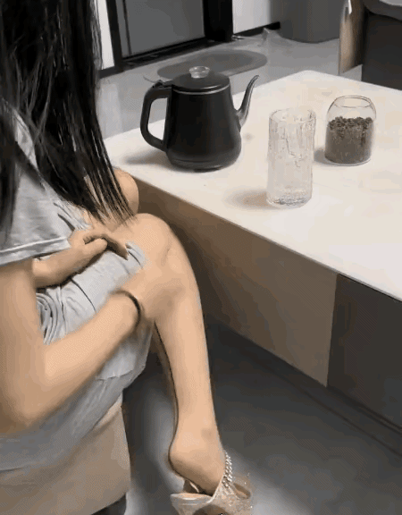 听说姑娘泡茶有水平，请问这茶能喝吗？