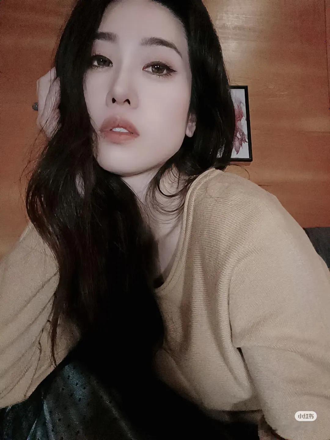 话说台湾近几年就推出了许多颜值和气质都相当不错的新晋博主，而闵宸宣就是其中之一。