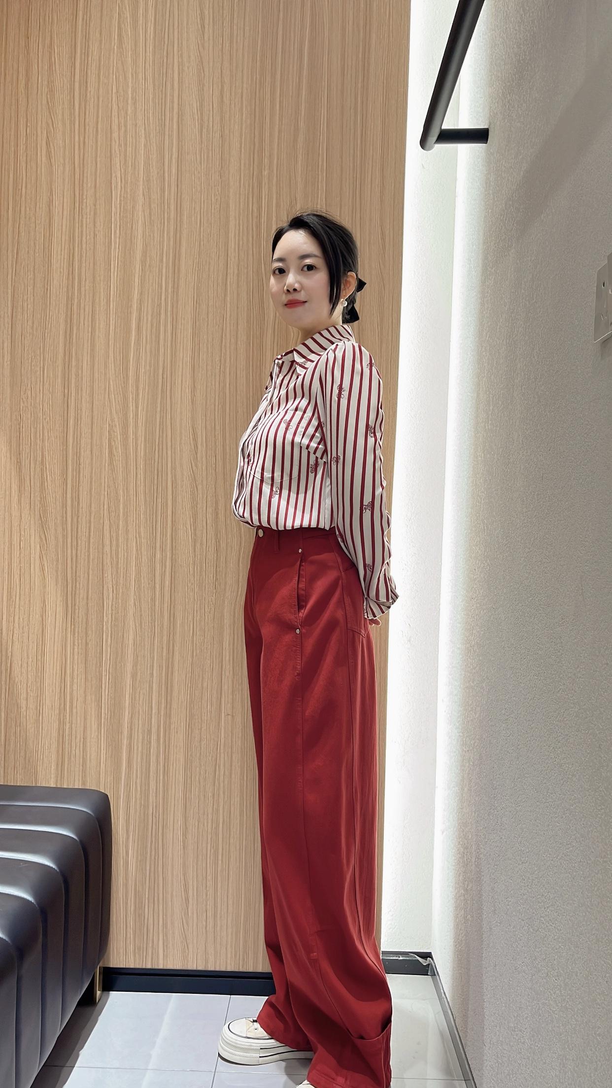 女人最耐看的长相是什么样的眼睛有神，不一定很大但要有光彩。