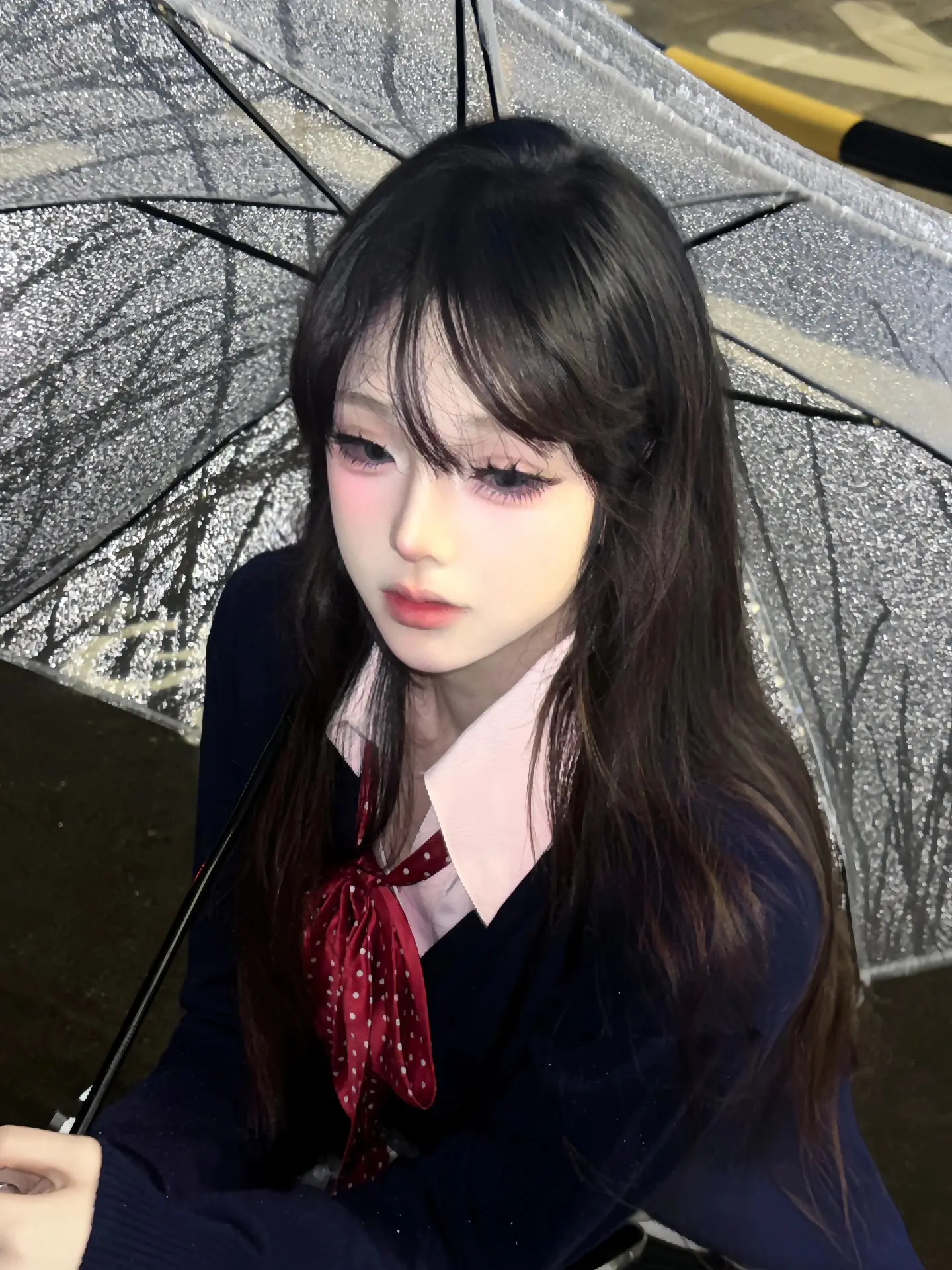 我总是忧愁 你看我的眼神是否和其他人不同摩羯