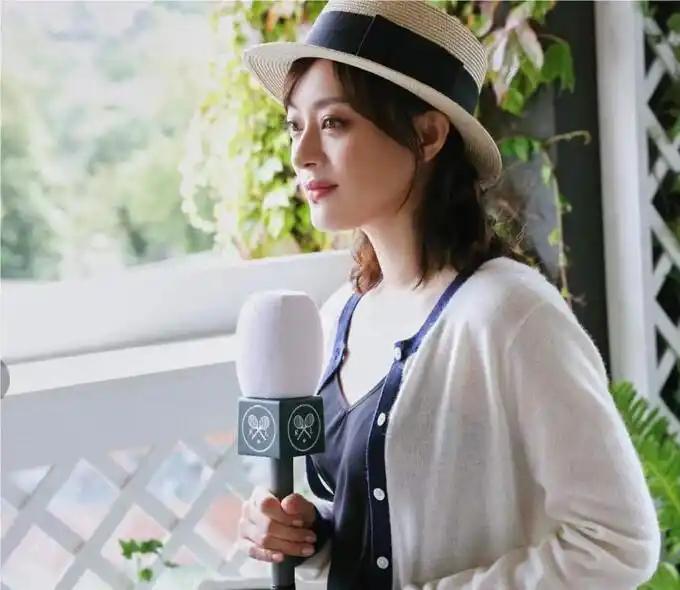 41岁的孙俪，怎么穿得舒适就怎么来穿着。也恰恰是由于她不喜欢打扮，所以，当她精心