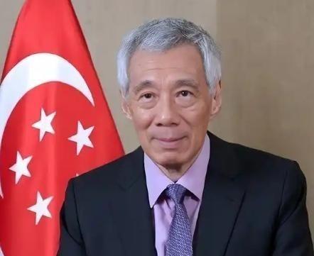 中美起冲突，新加坡挺美国；中日起冲突，新加坡挺日本；中菲起冲突，新加坡挺菲；中印