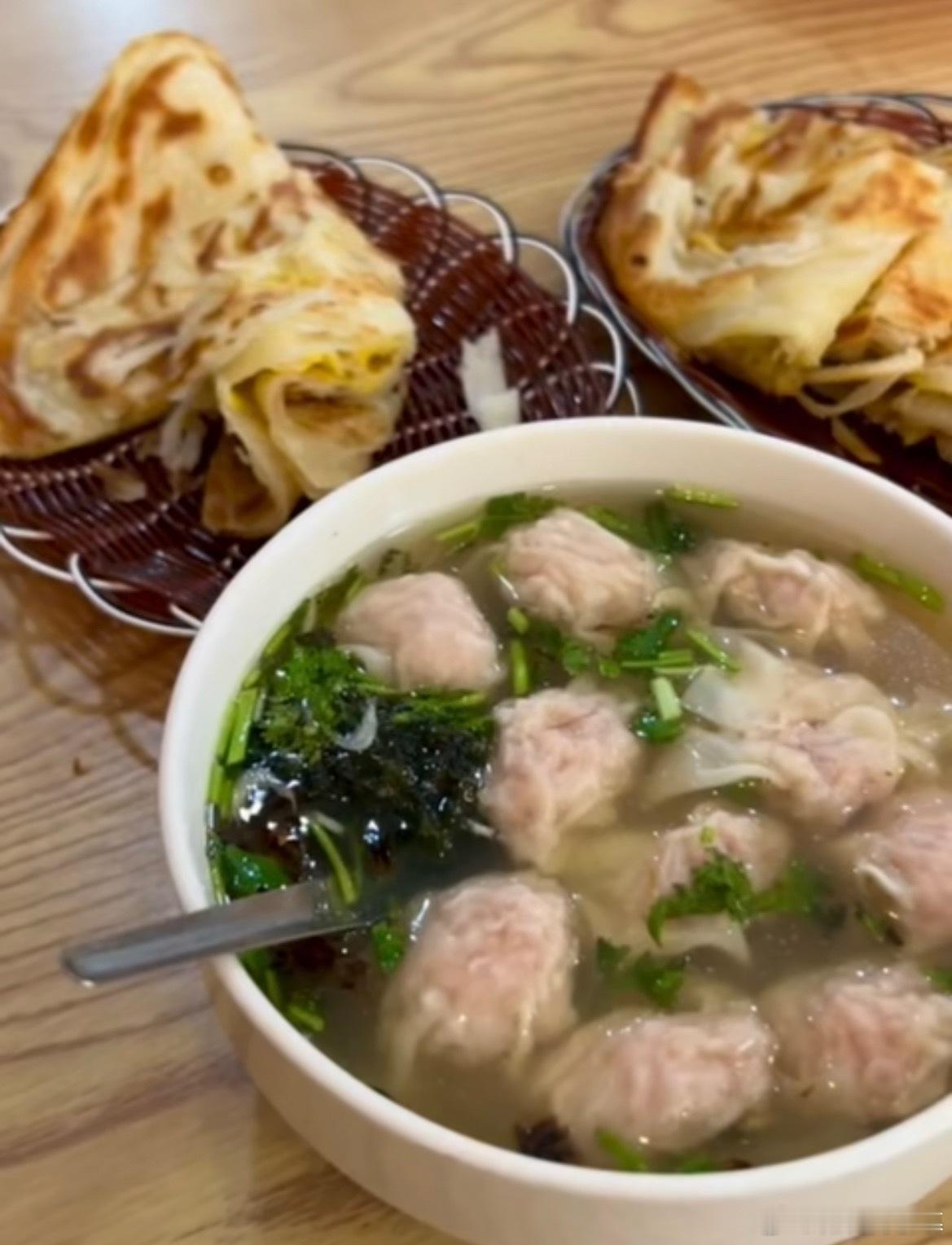 人生得意须尽吃，不然空腹站不直 