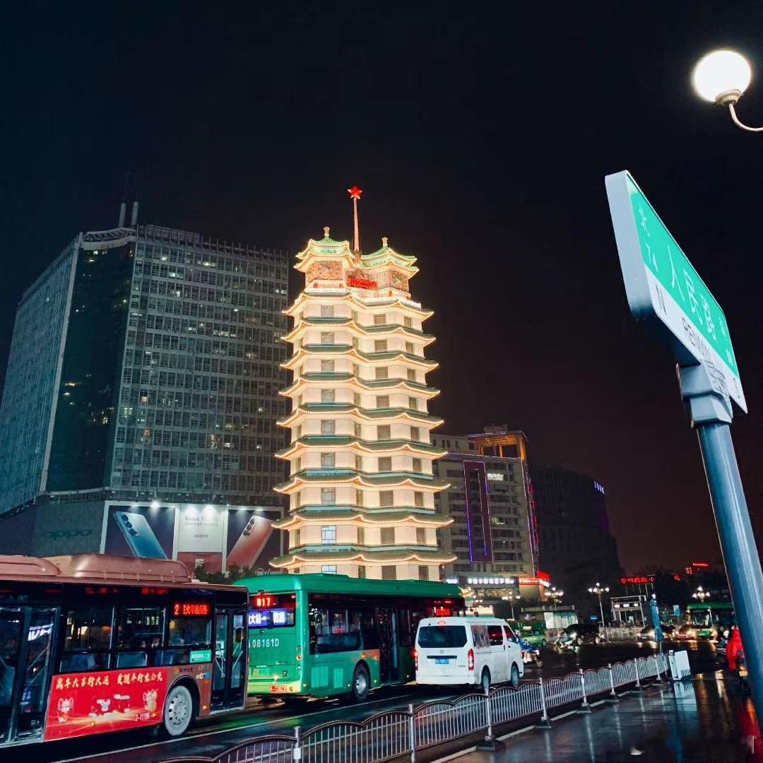 郑州十个一体系模式正重塑特大城市治理格局郑州依托“十个一”治理体系，正以网格化、