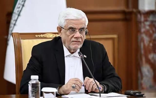 突然宣布了，3月23日，伊朗副总统阿雷夫高调宣布能源与物资供应稳定、国家储备充足