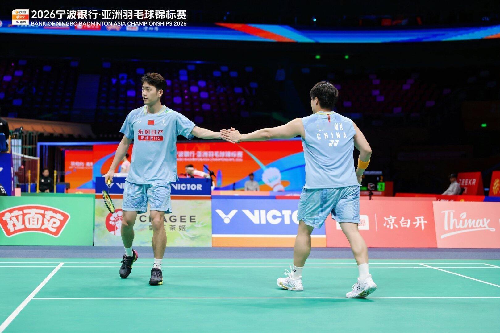 中国羽毛球队梁伟铿王昶vs何济霆任翔宇梁伟铿王昶逆转日本组合晋级，何济霆任翔宇直