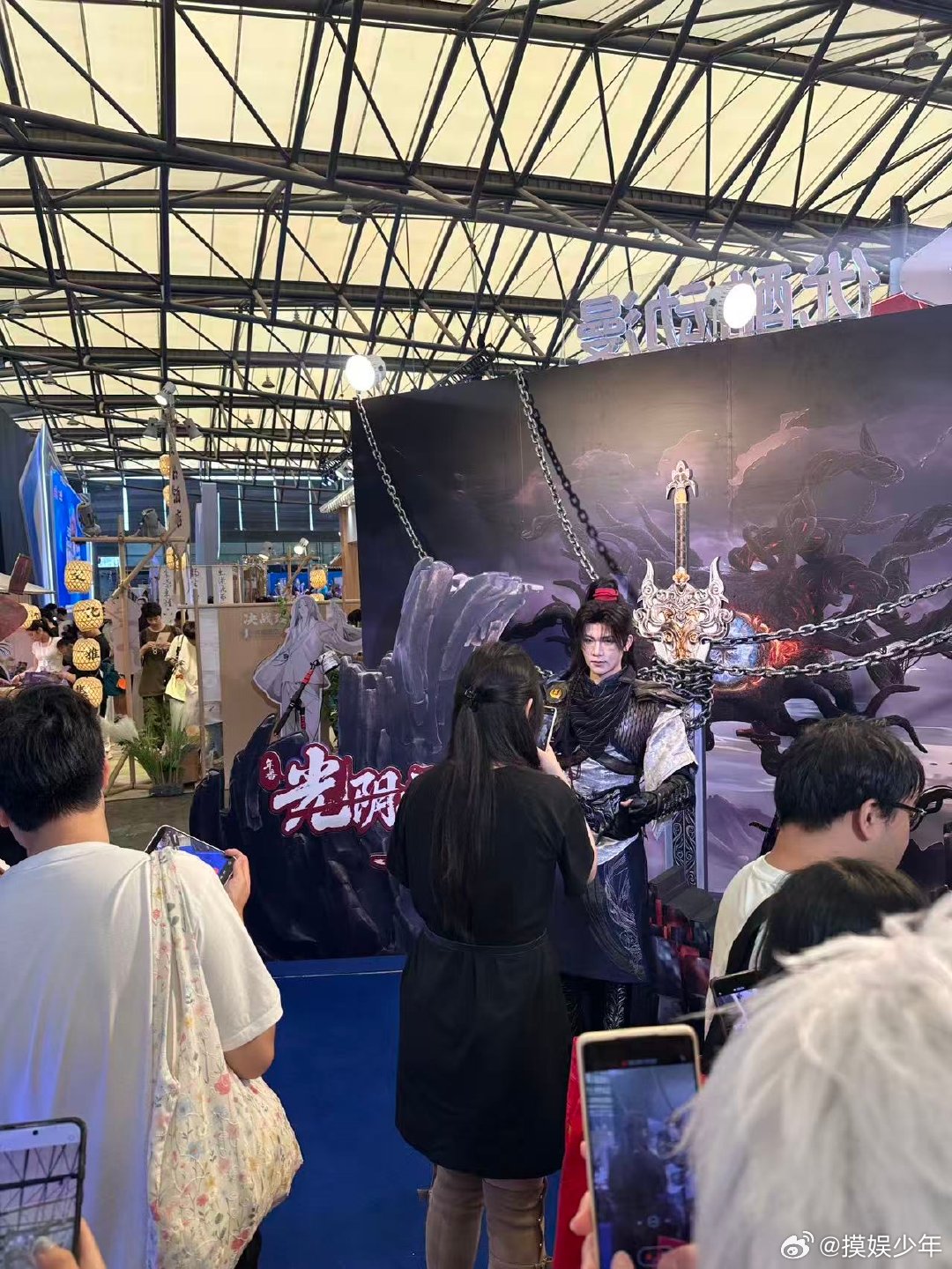 许青捕凶司造型营业反差感光阴之外来给饭撒上强度了别说粉丝了，就算路人看到许青捕凶