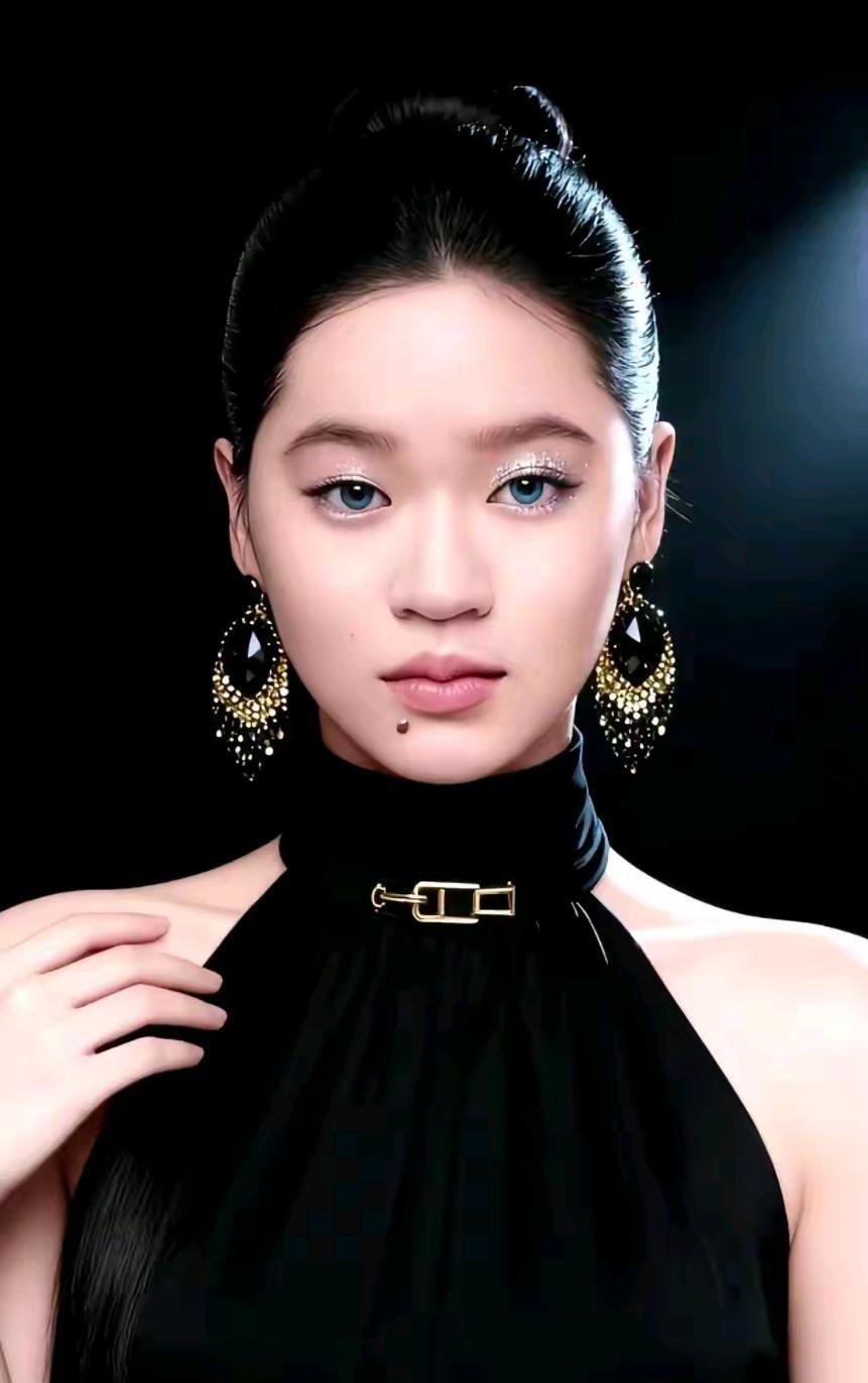 惊艳！全红婵登上时尚杂志，真的太酷了！[赞][玫瑰][彩虹]

都说：“女大十八