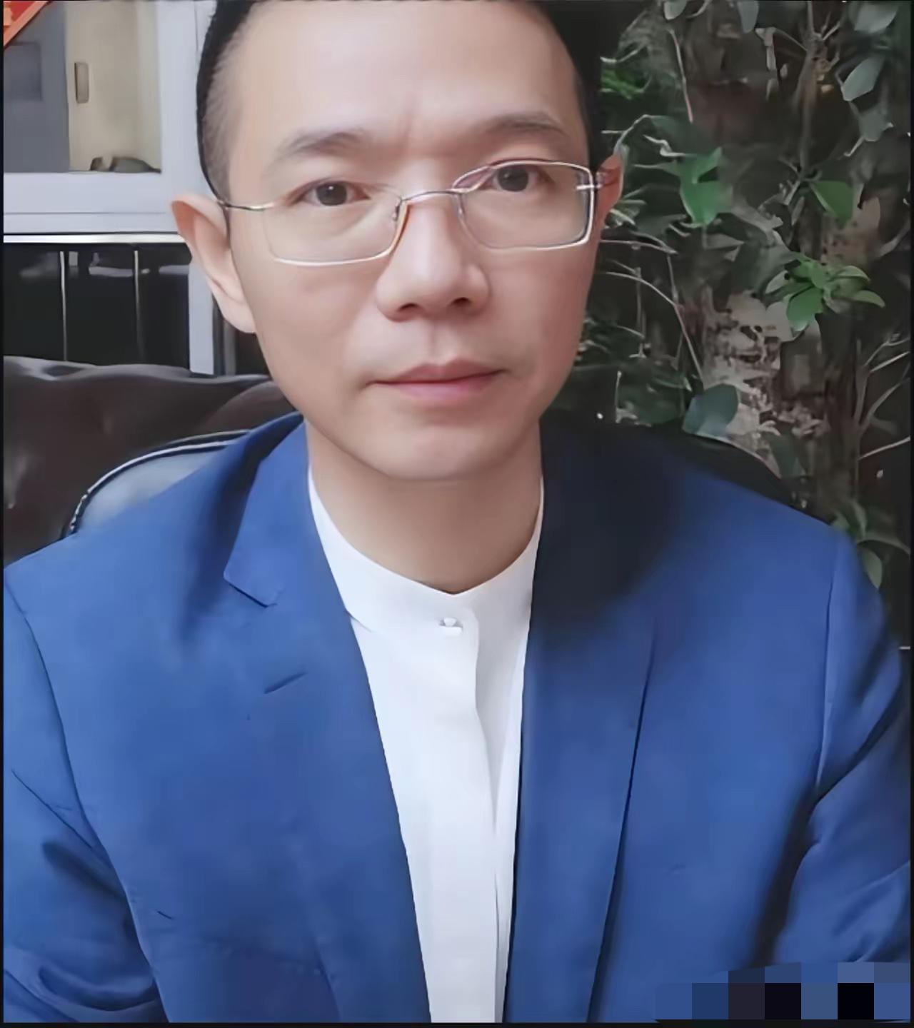 这回是真的要动真格了！
一张立案告知书晒出来，看得人心里又燃又踏实，藏在暗处的恶