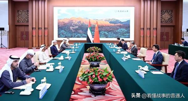 阿联酋不等了！中东乱局还没平息，他们直接派总统特使飞北京，能源、基建、地区走向，