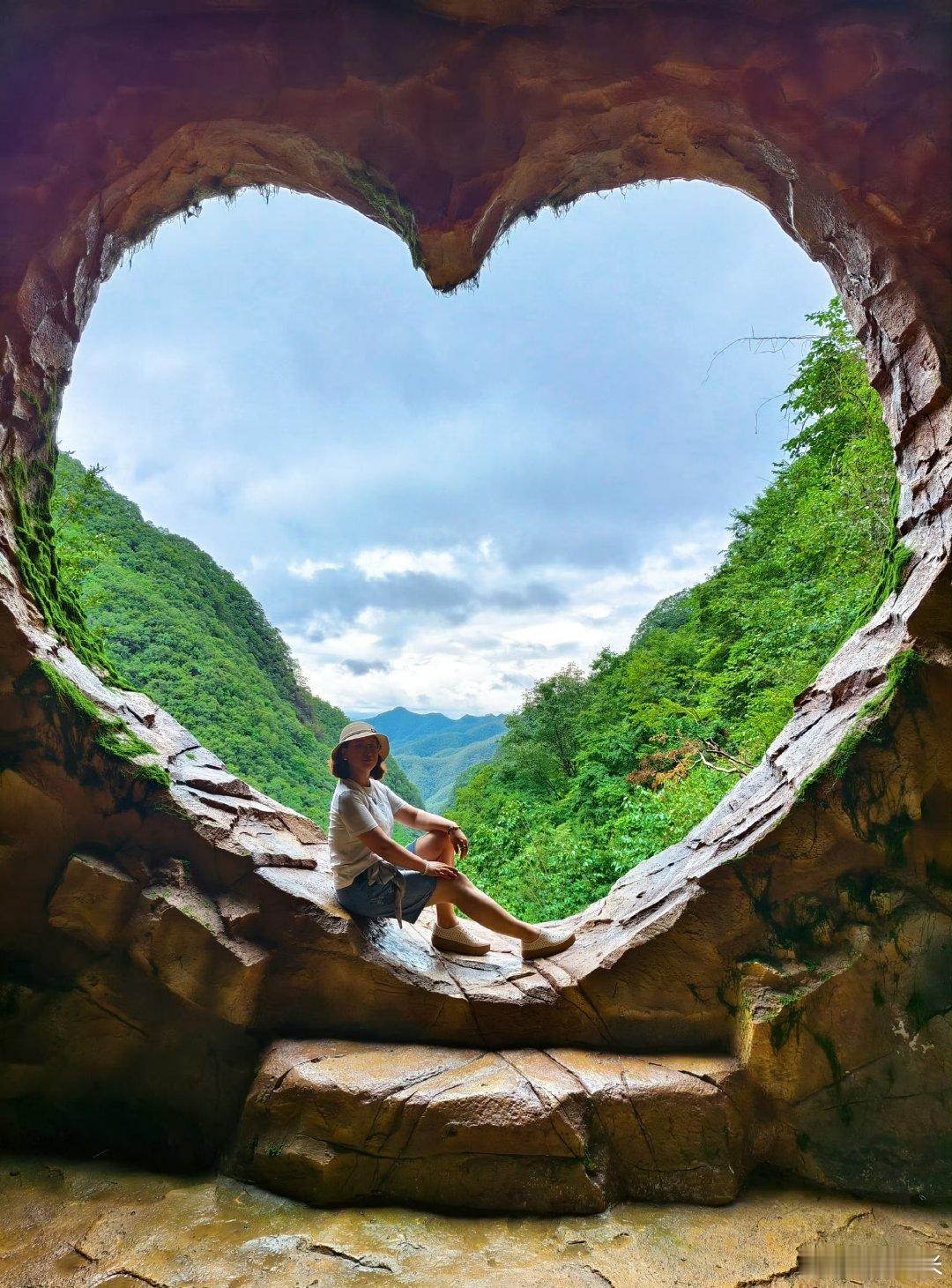被栾川美景硬控了暑假栾川旅游好去处谁能拒绝栾川的夏日山水！漫山青绿搭配潺潺溪流，