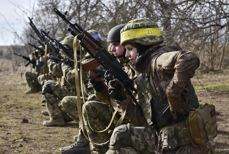 难以解决的因素

• 双方立场差距大：俄罗斯已将克里米亚、卢甘斯克、顿涅茨克、扎