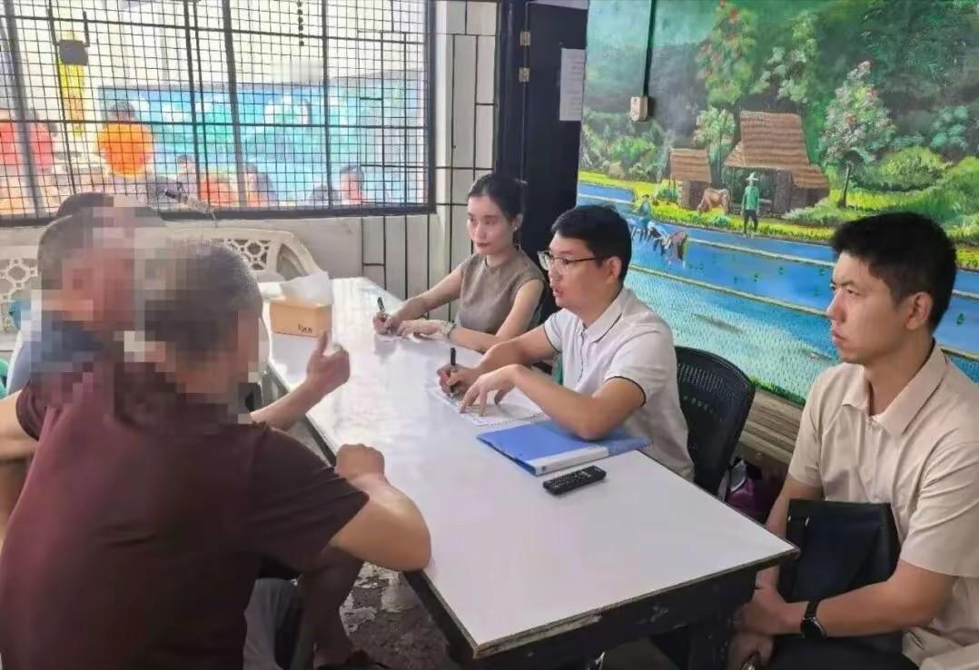 菲律宾军队突袭华裔工厂，现场抓捕69名中国人，中使馆仅被允许探视

5月18日，