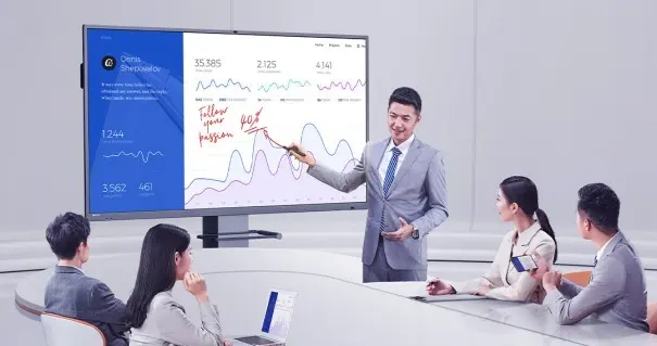 2025年上半年全球大尺寸交互平板顯示面板市場承壓下行