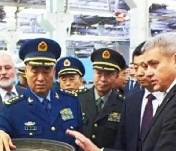 当年乌克兰揣着苏联留下的“军工大礼包”，咱们整整啃了20年，把航母、舰用发动机这