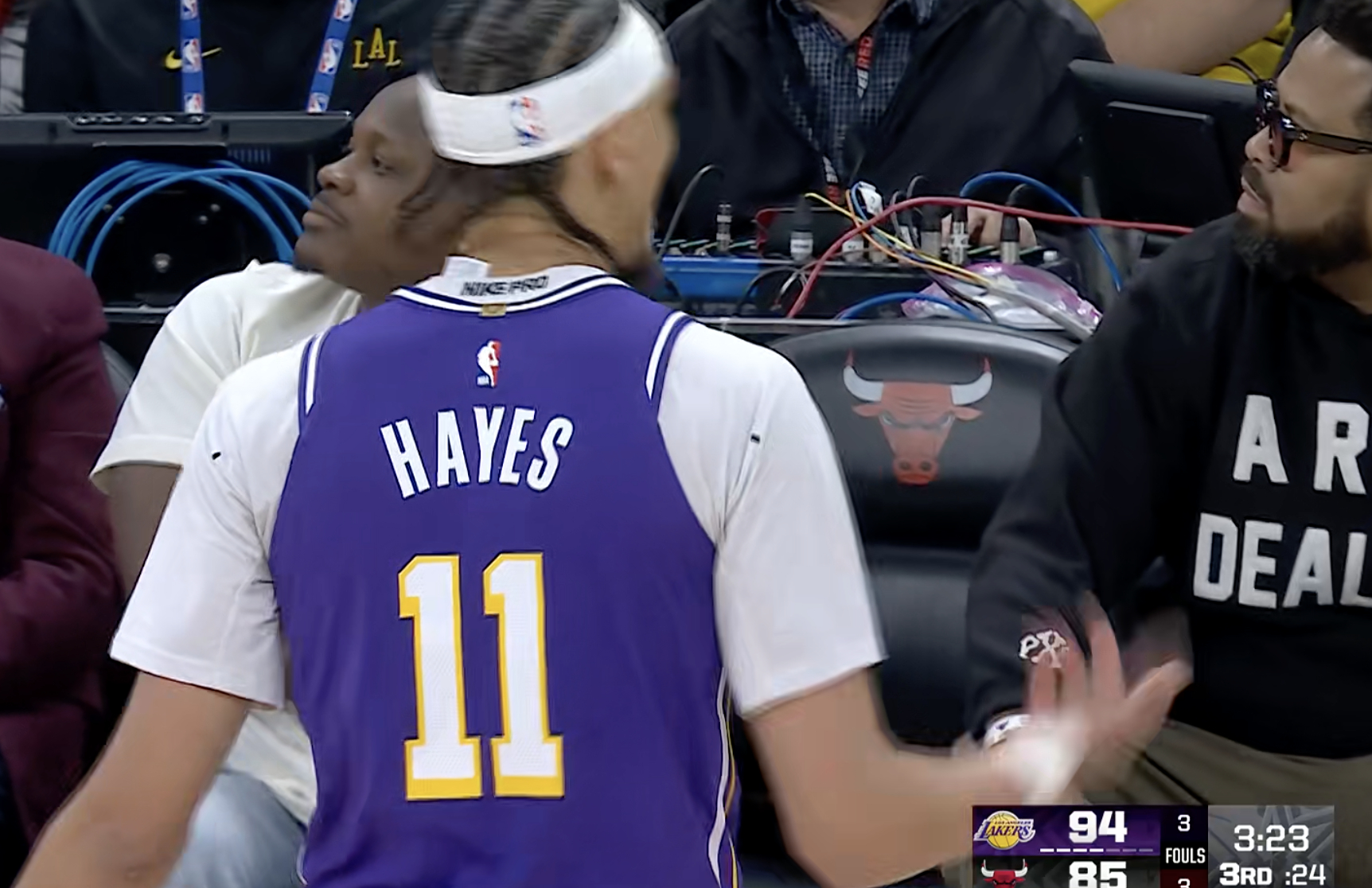 湖人挑战了，进入暂停，领先9分！ 